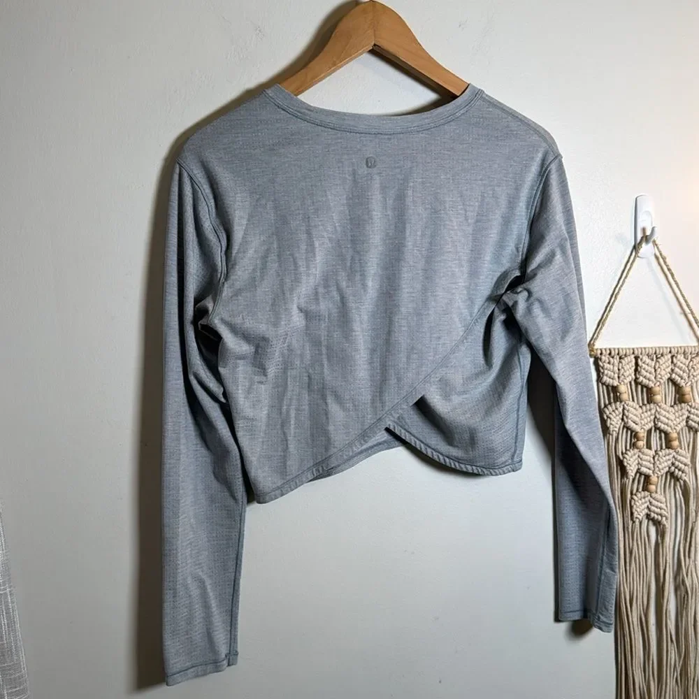 EUC Lululemon Light Blue Long Sleeve Tulip Back Athletic Top 4 - Picture 4 of 6